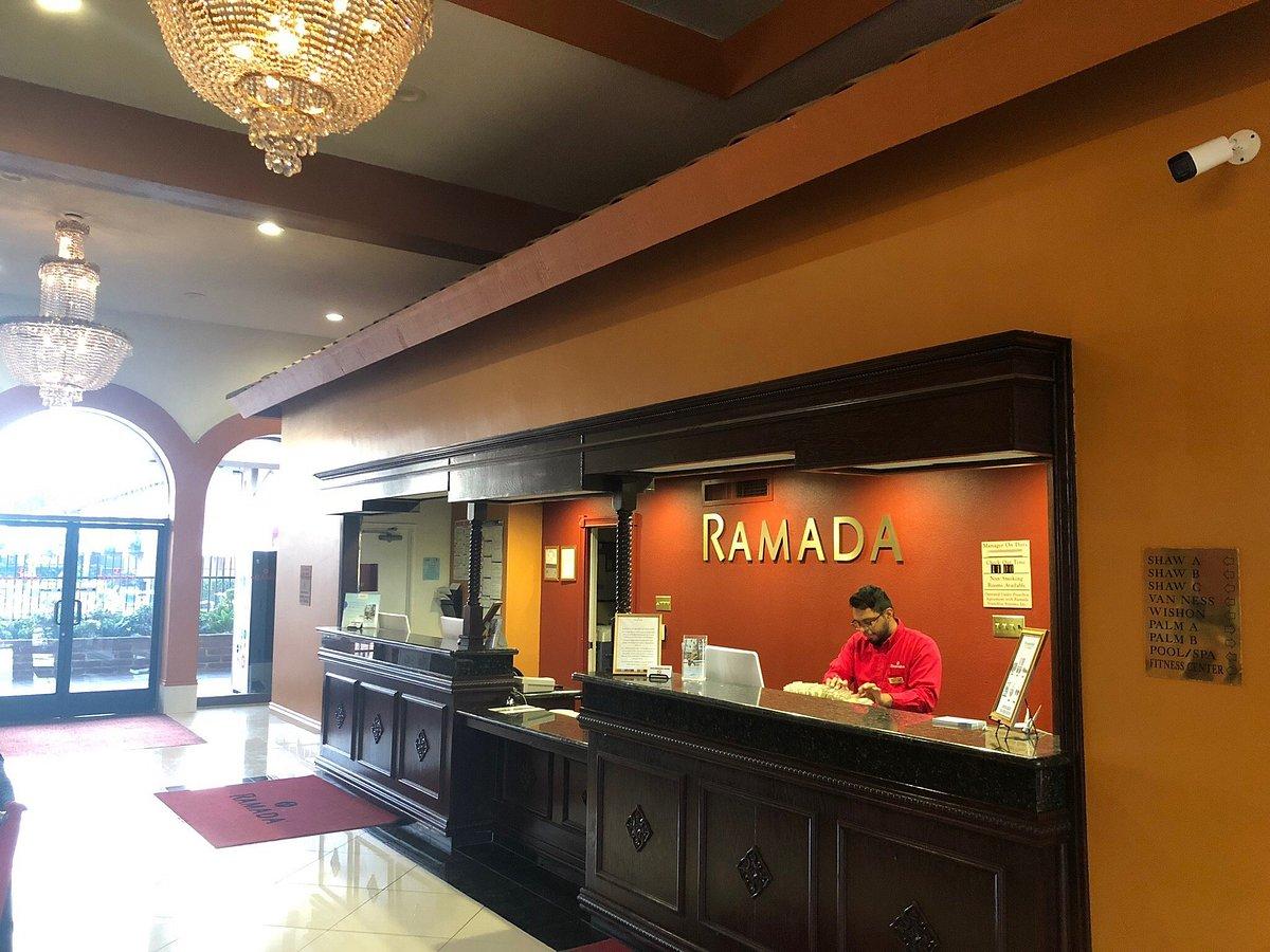 Hôtel Ramada By Wyndham Fresno North Extérieur photo